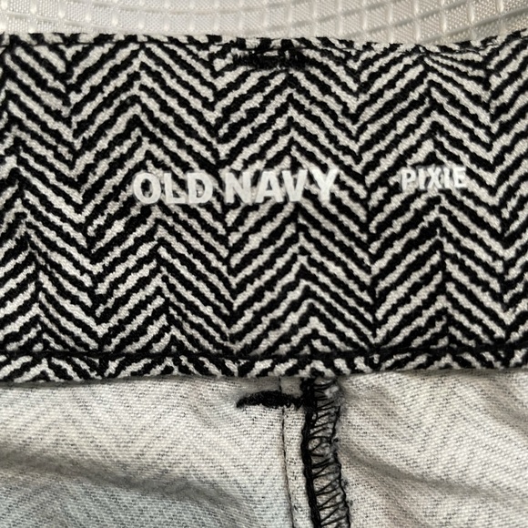Old Navy Herringbone Pixie Pants - Picture 3 of 3